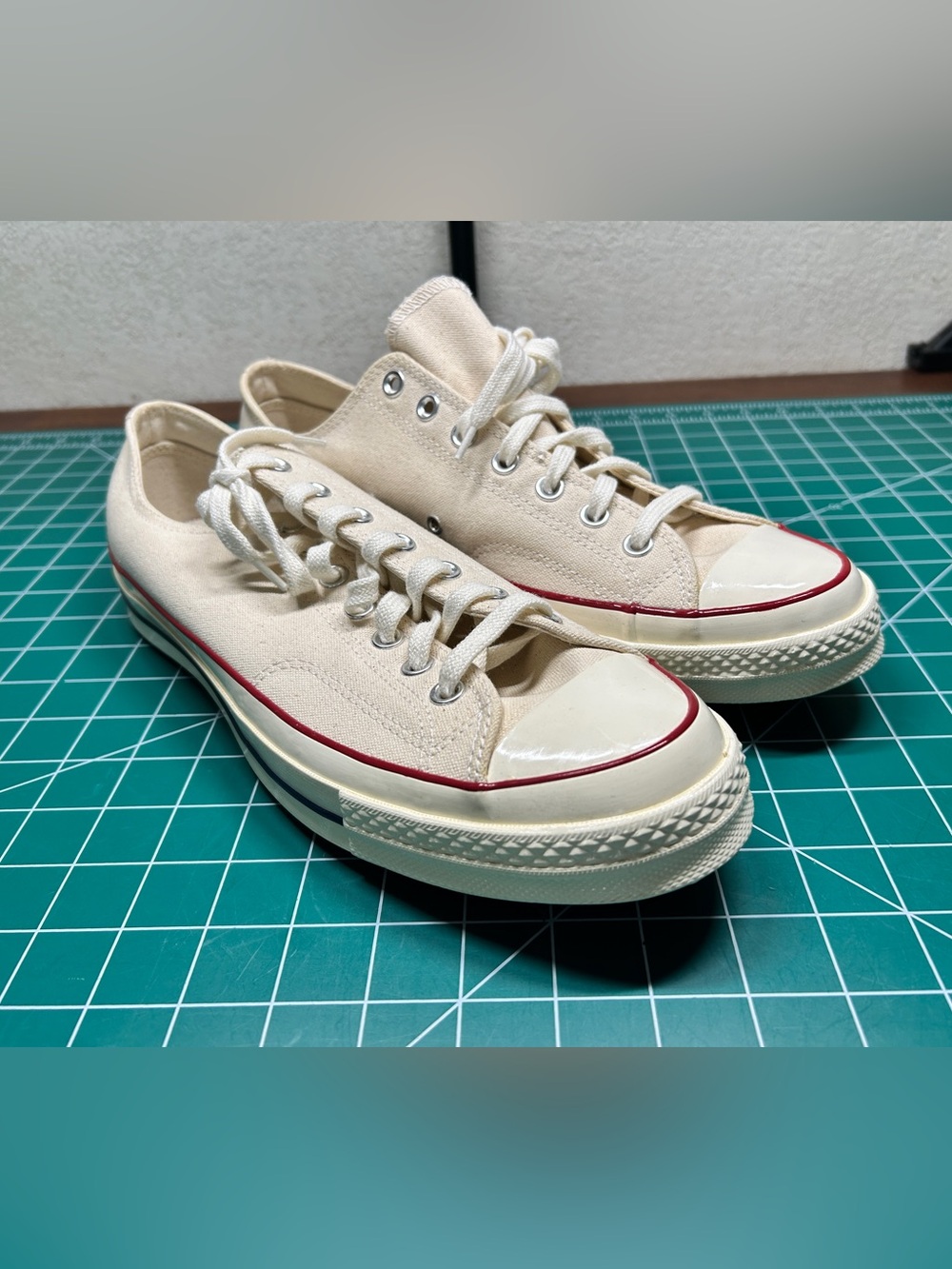 Brand new Converse Low-Top Canvas Sneakers in Cream with Red Trim